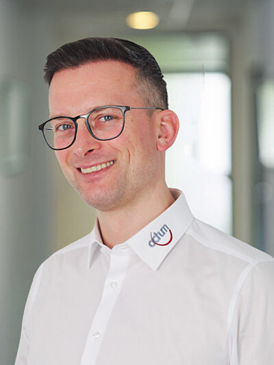 Portraitbild Roman Klingl